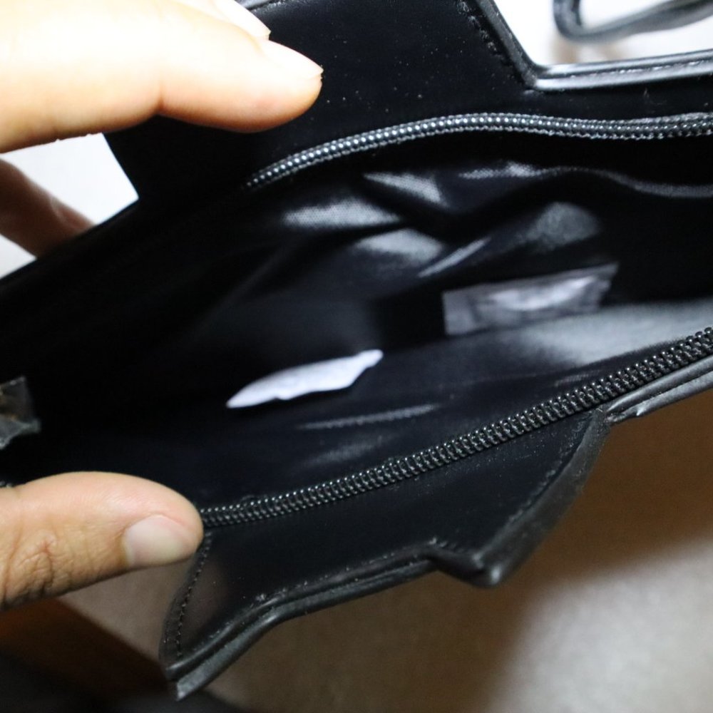 Batman Purse - Picture 2 of 6